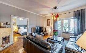 Apartment Premium Nearby Old Town